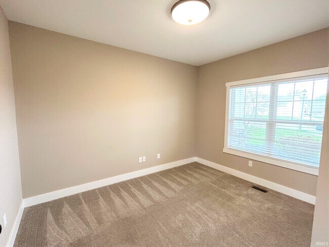 Building Photo - 13221 Hawks View Blvd