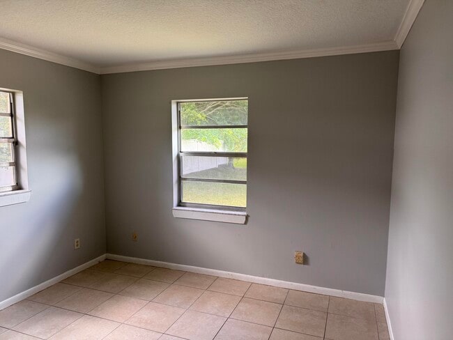 Building Photo - 7408 Donlon Rd