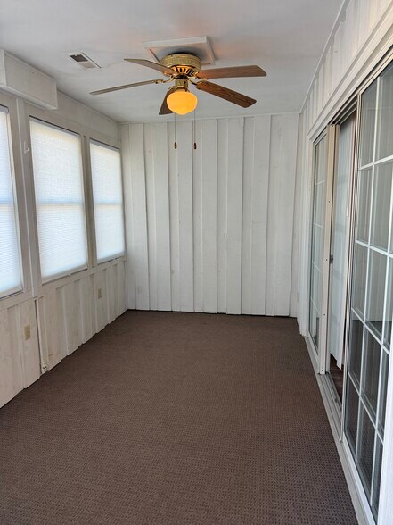 Sunporch - 104 Meadow Park Ln