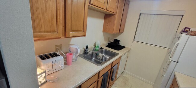 Building Photo - 1B/1B Pet Friendly Apartment South of BYU