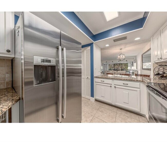 Building Photo - 2400 S Ocean Dr