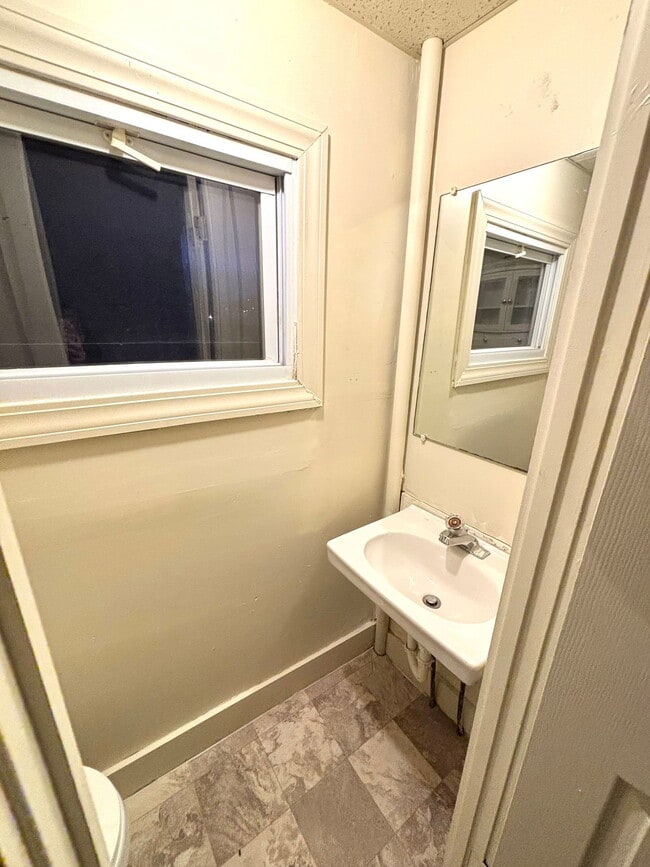 Building Photo - 1008 Marshall Ave