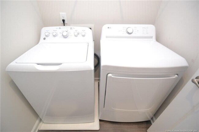 Building Photo - 1248 Channing Park Cir