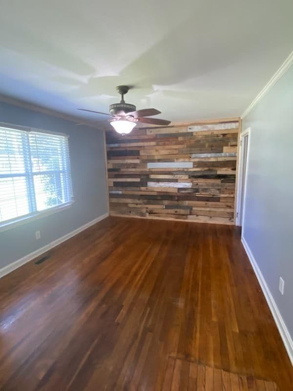 Building Photo - 122 Shamrock Ave