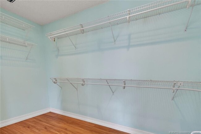 Building Photo - 5636 SE Foxcross Pl