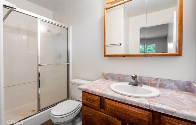 Building Photo - 2 bedroom 2 bath in 55 and over community.