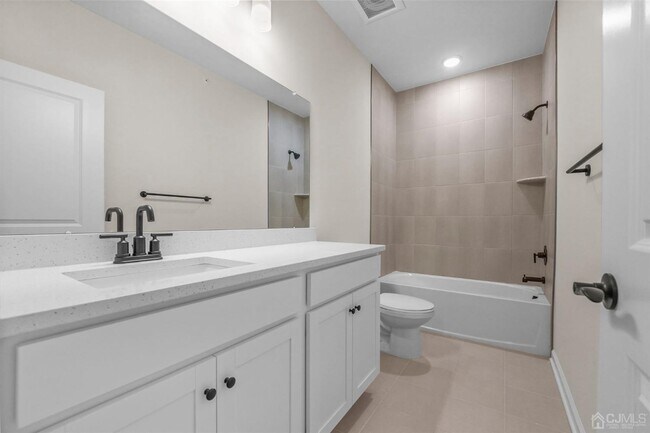 Building Photo - 204 Lyla Ln