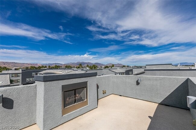 Building Photo - 9050 W Tropicana Ave