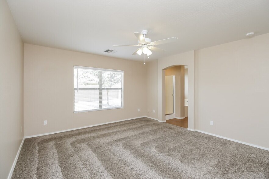 Building Photo - 33446 N Madison Way Dr