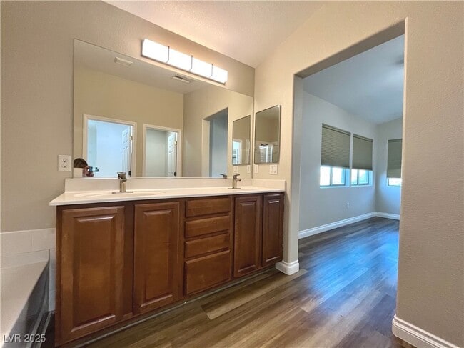 Building Photo - 10658 Little Horse Creek Ave