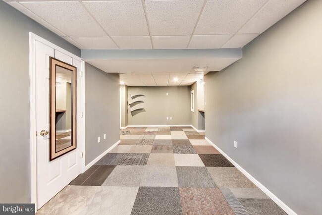 Building Photo - 8813 Francesca Dr