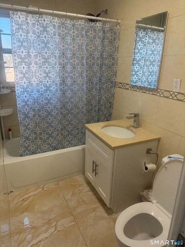 Building Photo - 26 Evergreen St