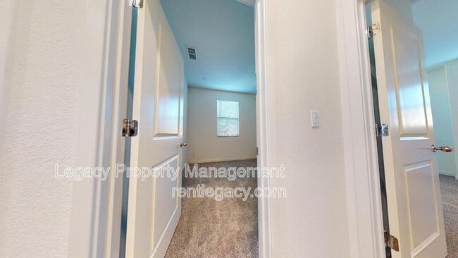 Building Photo - 3998 E Commerce Way