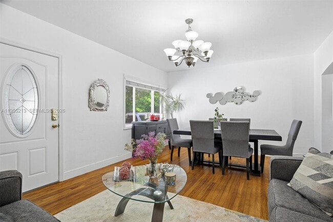 Building Photo - 104 SW 40th Ave