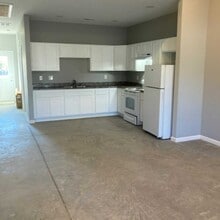 Building Photo - 5608 Pembroke-Fairview Rd