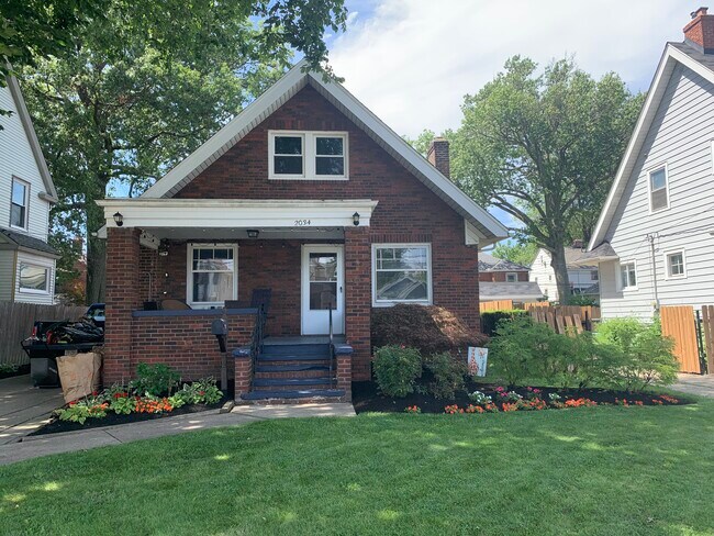 Primary Photo - 2034 Warren Rd