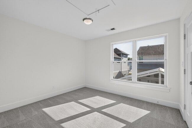 Building Photo - 617 Eastboro Dr