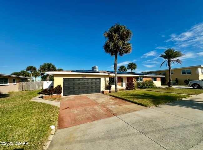 Building Photo - 1104 Jacaranda Ave