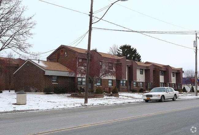 Primary Photo - Edwin Joslin Apartments