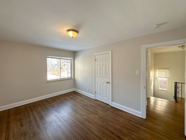 Building Photo - AVAILABLE NOW Home in University District ...