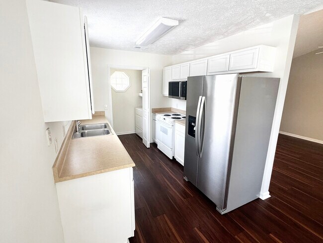 Building Photo - 2711 Ashby Dr