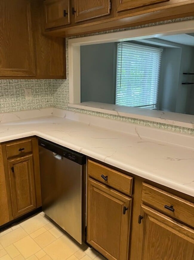 Building Photo - 121 Wrightsville West