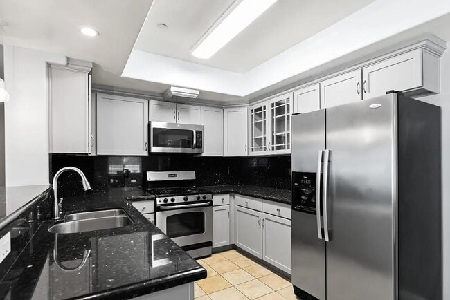 Building Photo - 108 Balbach St