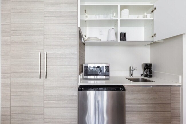 Building Photo - 777 N Ocean Dr