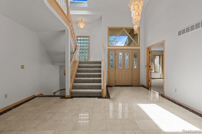 Building Photo - 6739 Arlington Dr