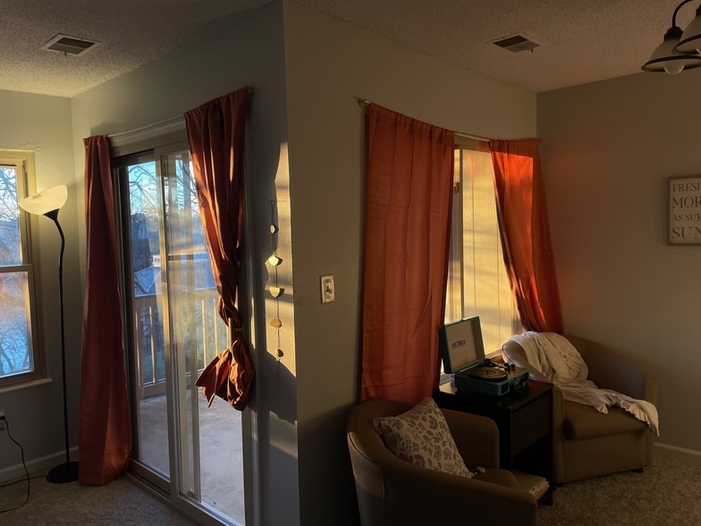 Primary Photo - 1479 Cliff Ct