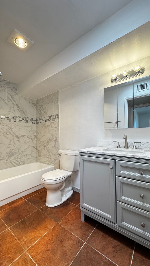 Building Photo - Eastside (Broadway/Harrison) 3 bedroom, 2 bath home, 2 car garage with workshop/storage, a/c and ...