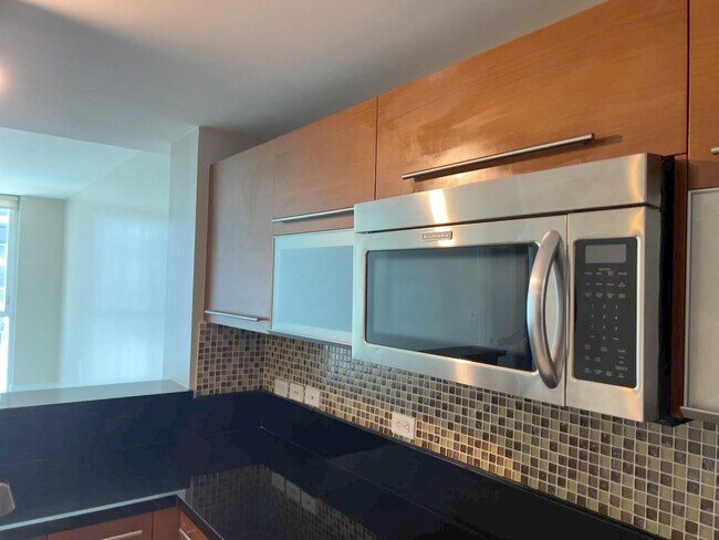 Building Photo - 253 NE 2nd St