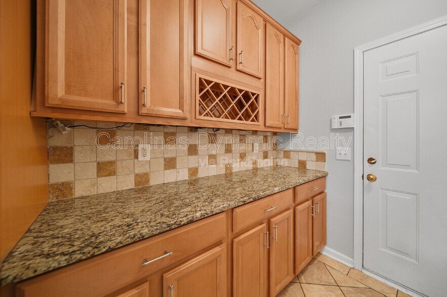 Building Photo - 6435 Gatesville Ln