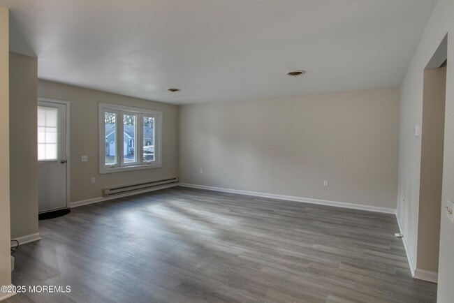 Building Photo - 12A Birchwood Dr