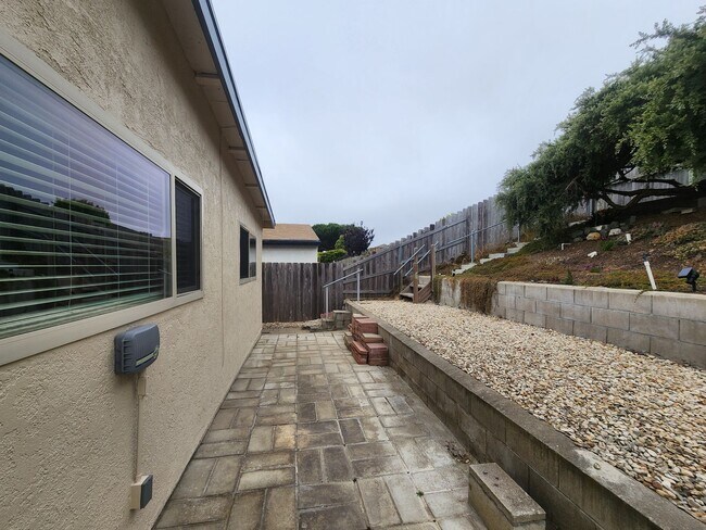 Building Photo - Adorable 2 Bed, 2 Bath Home in a 55+ Commu...