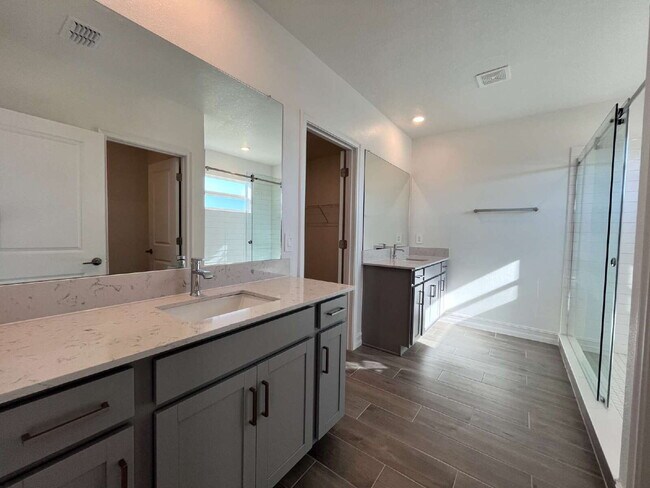 Building Photo - 7016 119th Ct E