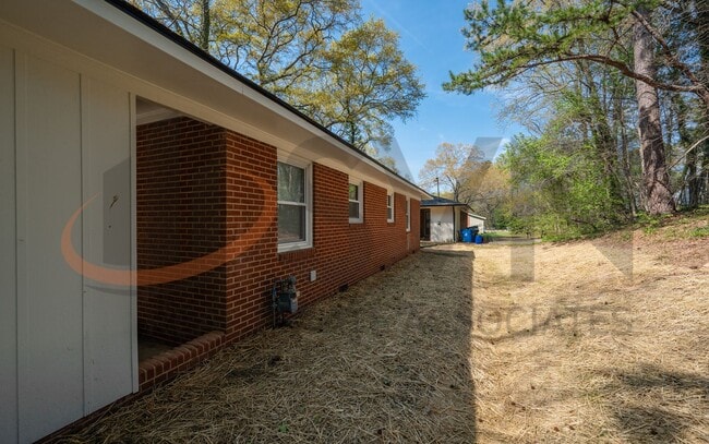 Building Photo - Enjoy Modern Living in This Beautifully Updated 3BR, 1.5BA Durham Home!