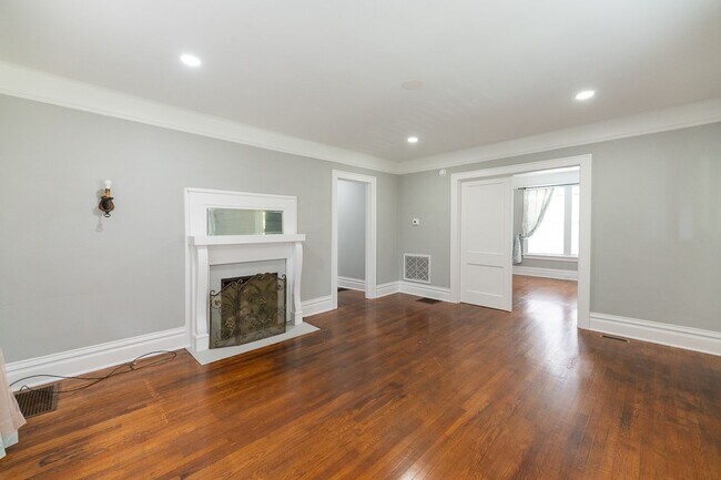 Building Photo - 501 Steele St