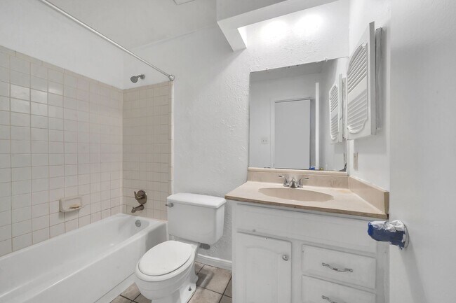 Building Photo - 14830 Keelby Dr