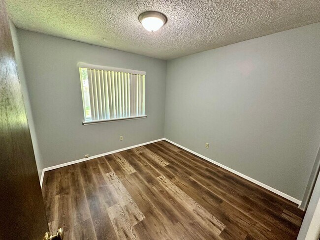 Building Photo - 414 Newcomb Cove