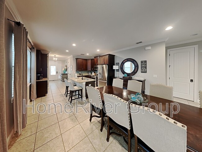 Building Photo - 531 Lasso Dr