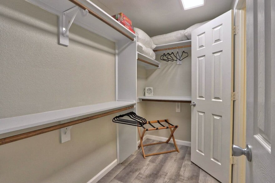 Master Closet - 603 N Avenue N