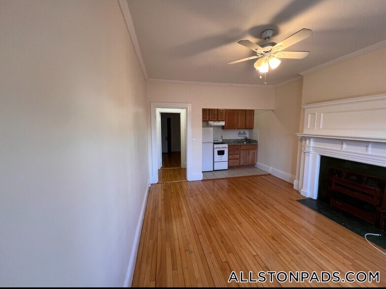 Building Photo - 441 Cambridge St
