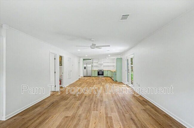 Building Photo - 106 Holcomb St