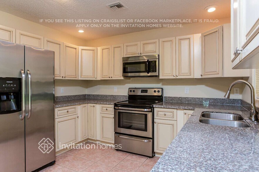 Building Photo - 13355 43rd Rd N