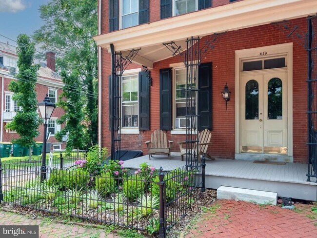 Building Photo - 318 N Matlack St