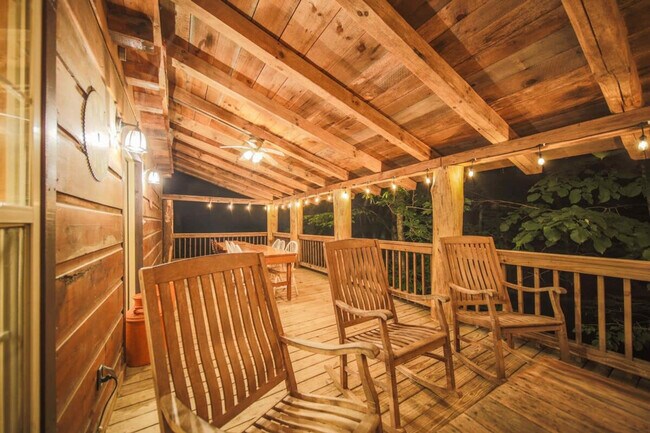 Building Photo - 195 Black Bear Dr