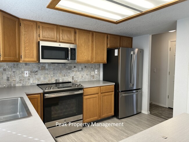 Building Photo - 3009 Ray Ave