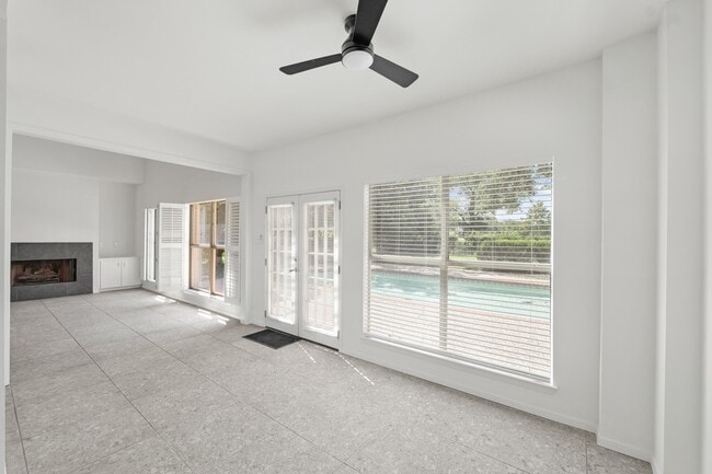 Building Photo - 57 Foxhall Crescent Dr