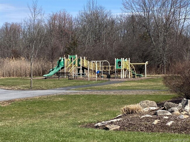 Building Photo - 50 Olde Wagon Rd